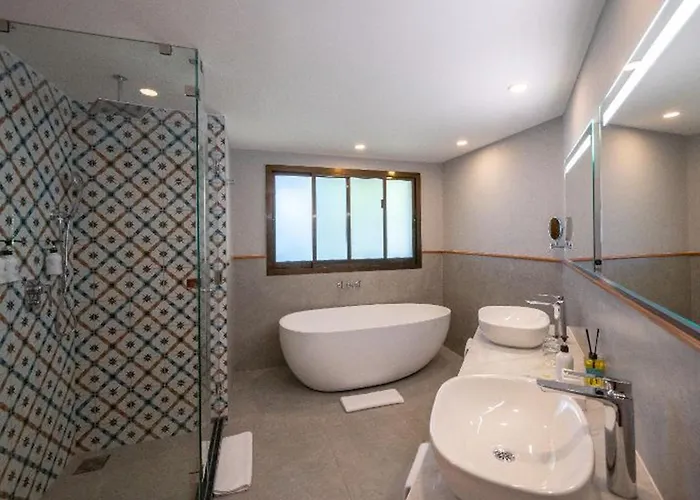 Sea Cliff Resort & Spa